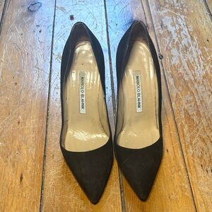 Manolo Blahnik Elegant Black Heels